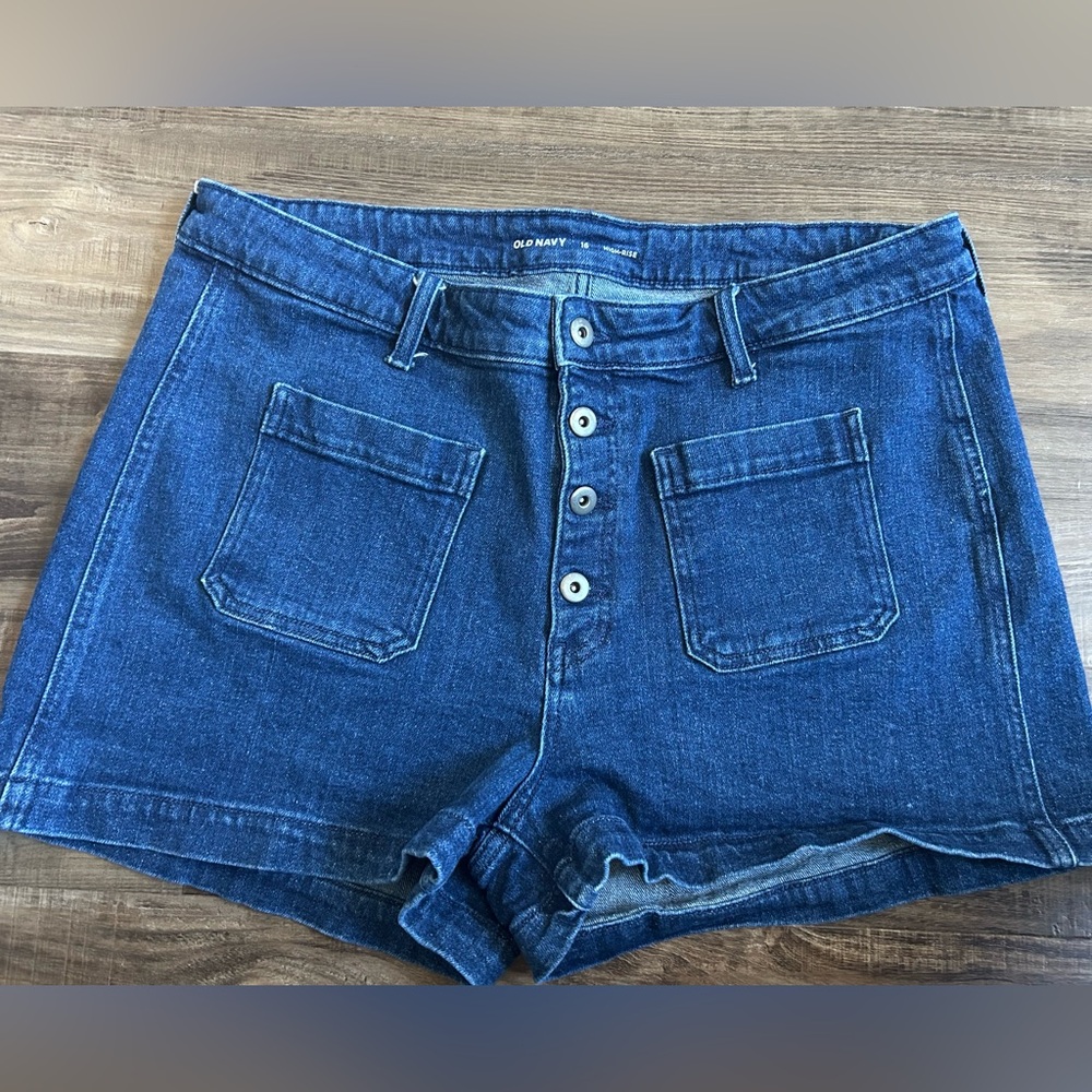 Old Navy Women's HighRise Blue Denim Shorts front pockets buttonup front size 16